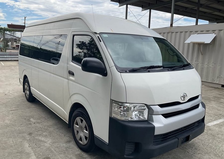 2018 Toyota HiAce Commuter Automatic Diesel 12 seater 