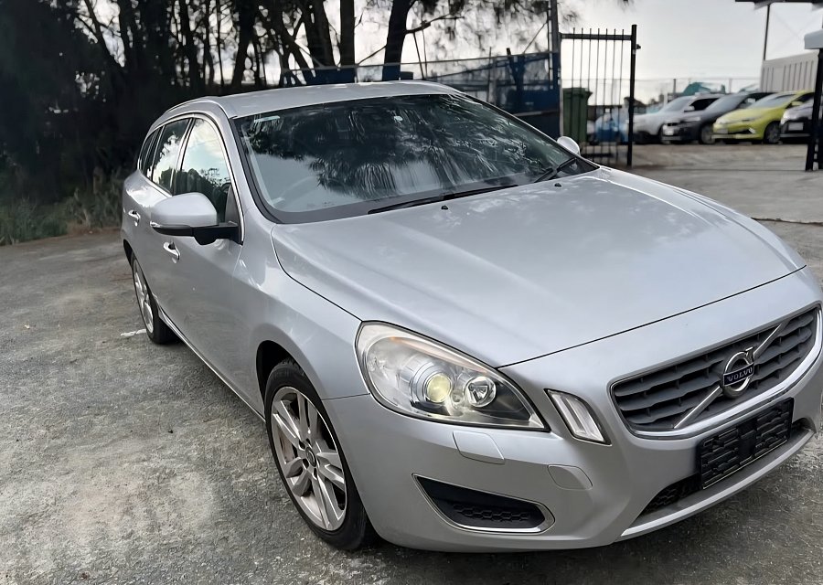 2011 Volvo V60 T4